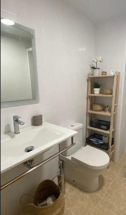 Centrico Apartamento Con Todo A Estrenar En La Playa Santa Pola Exteriör bild